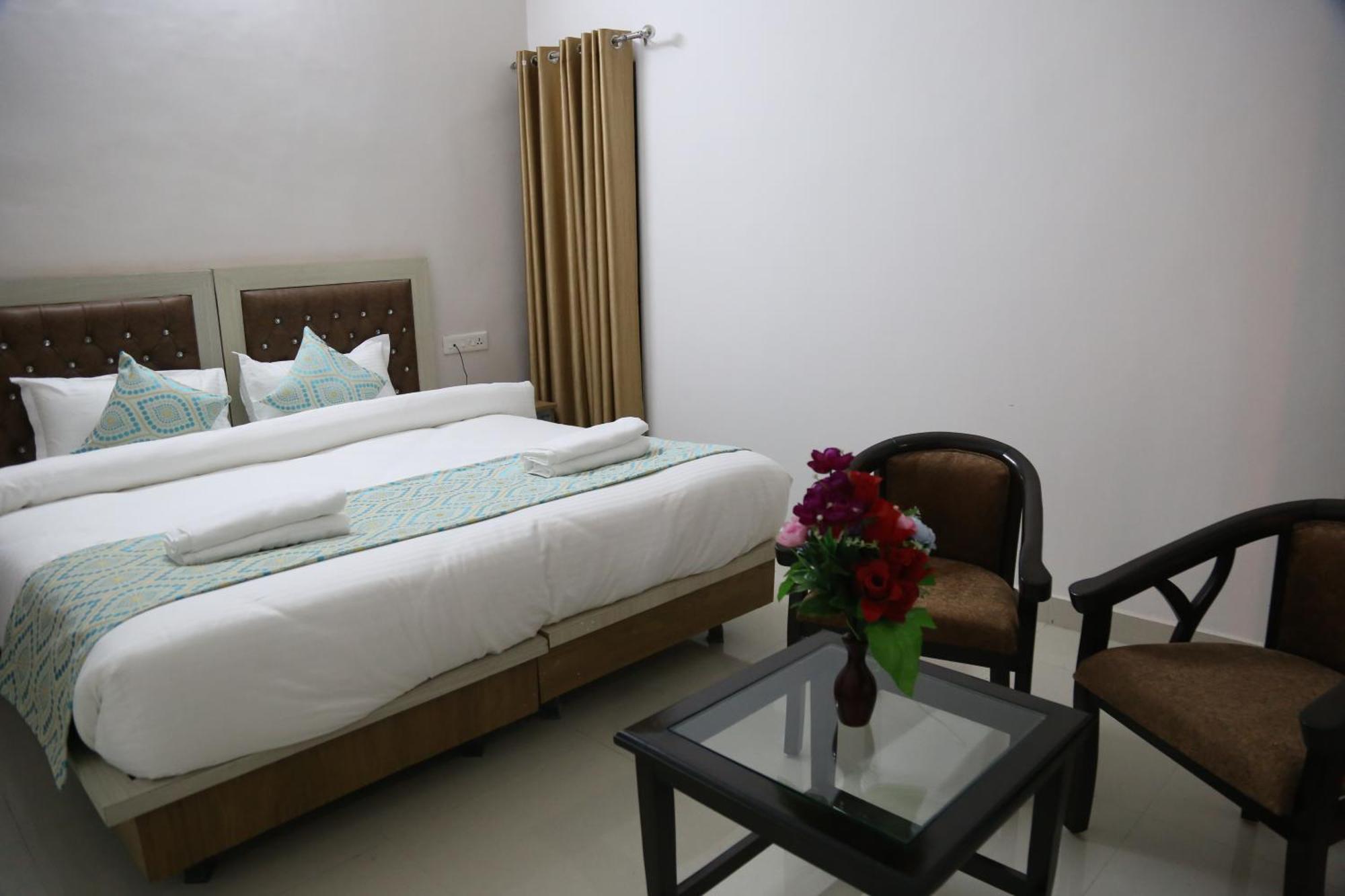 Hotel Yog Tapovan- Rafting Available Rishikesh Bagian luar foto