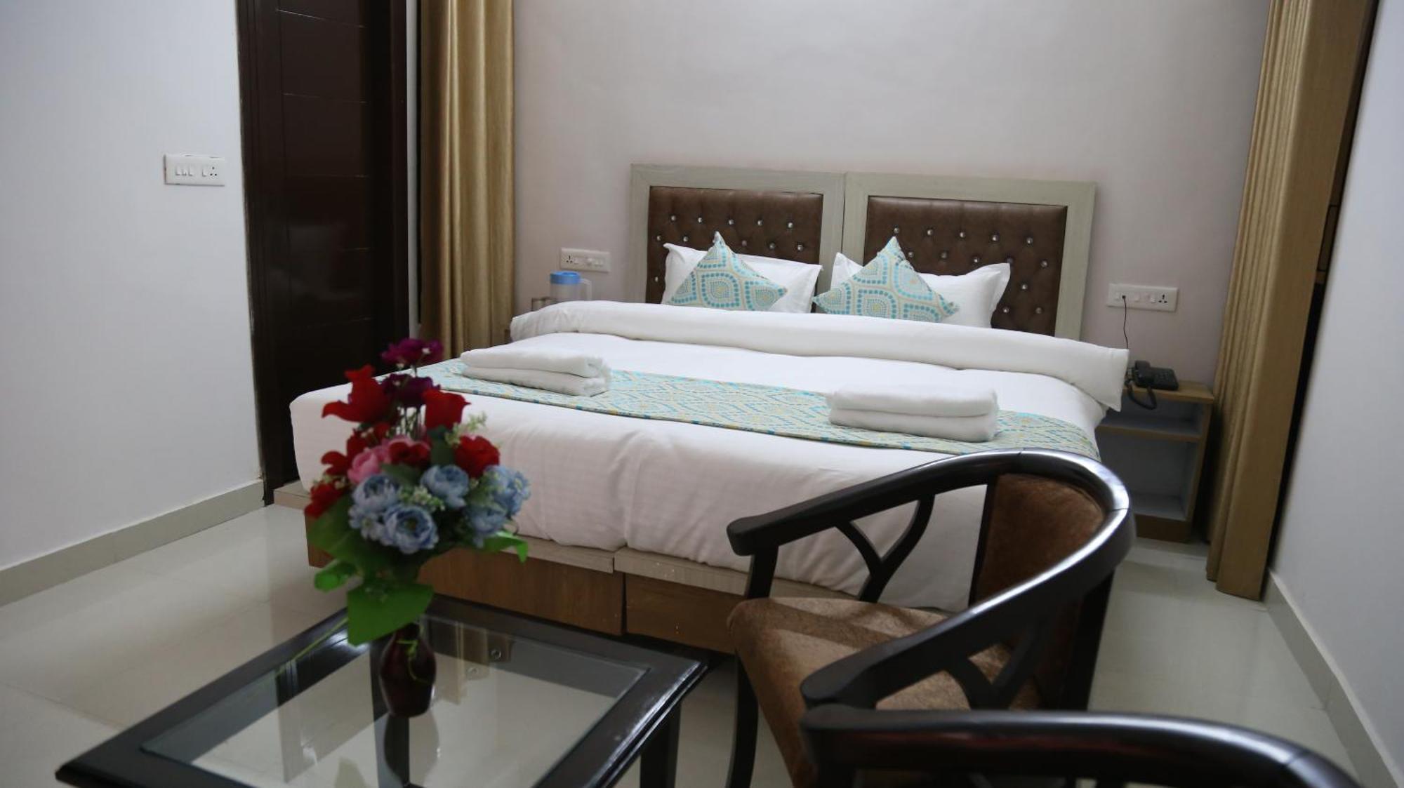 Hotel Yog Tapovan- Rafting Available Rishikesh Bagian luar foto
