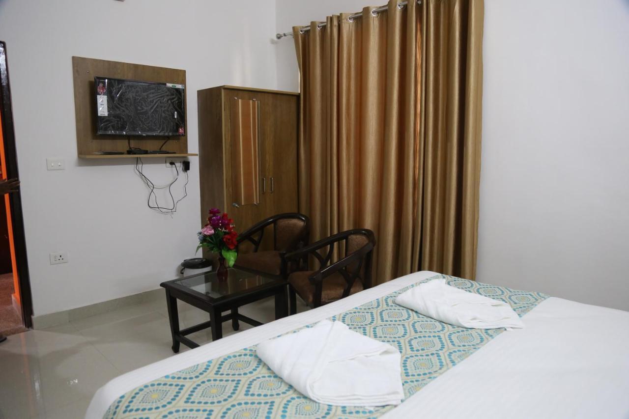 Hotel Yog Tapovan- Rafting Available Rishikesh Bagian luar foto