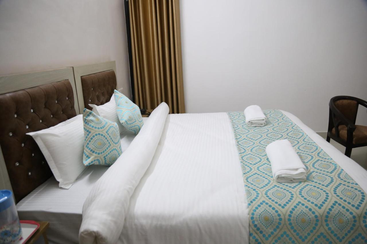 Hotel Yog Tapovan- Rafting Available Rishikesh Bagian luar foto