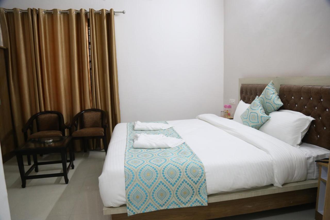 Hotel Yog Tapovan- Rafting Available Rishikesh Bagian luar foto